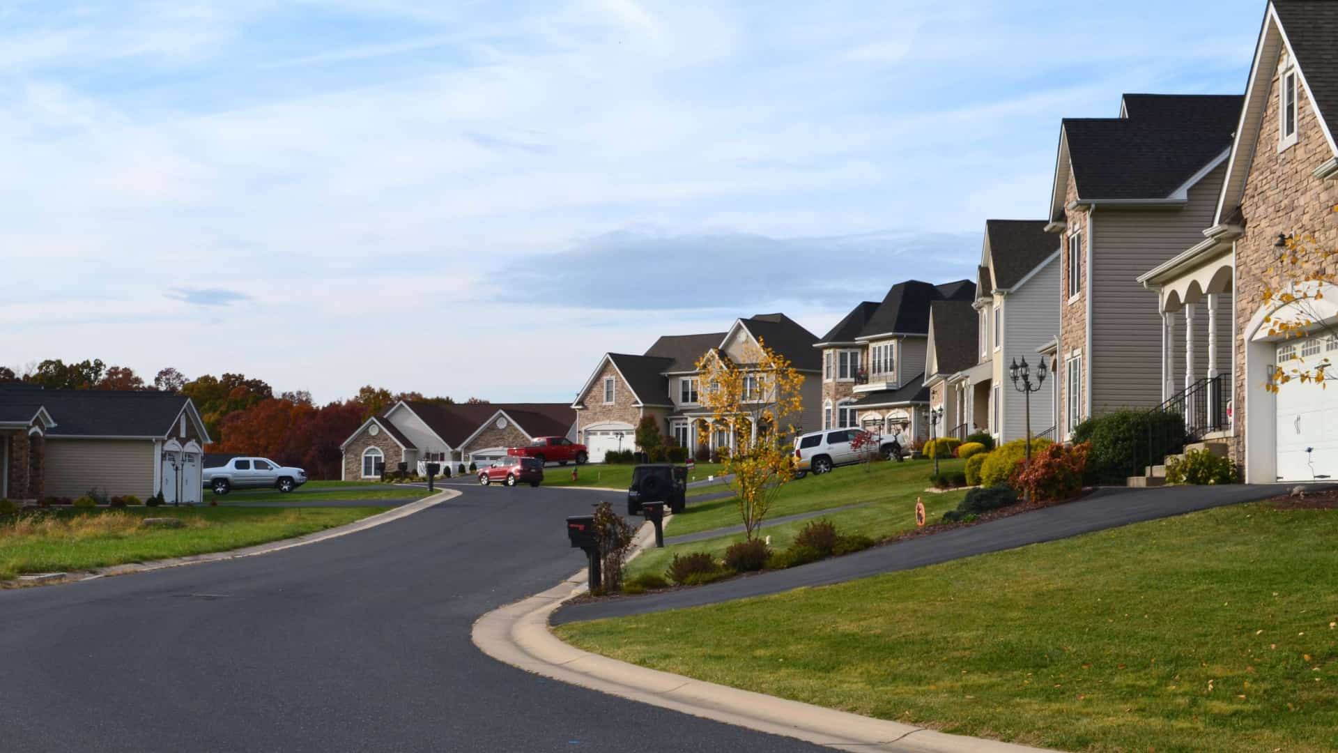 new homes houses on a quiet street in a neighborho 2023 11 27 05 25 39 utc min